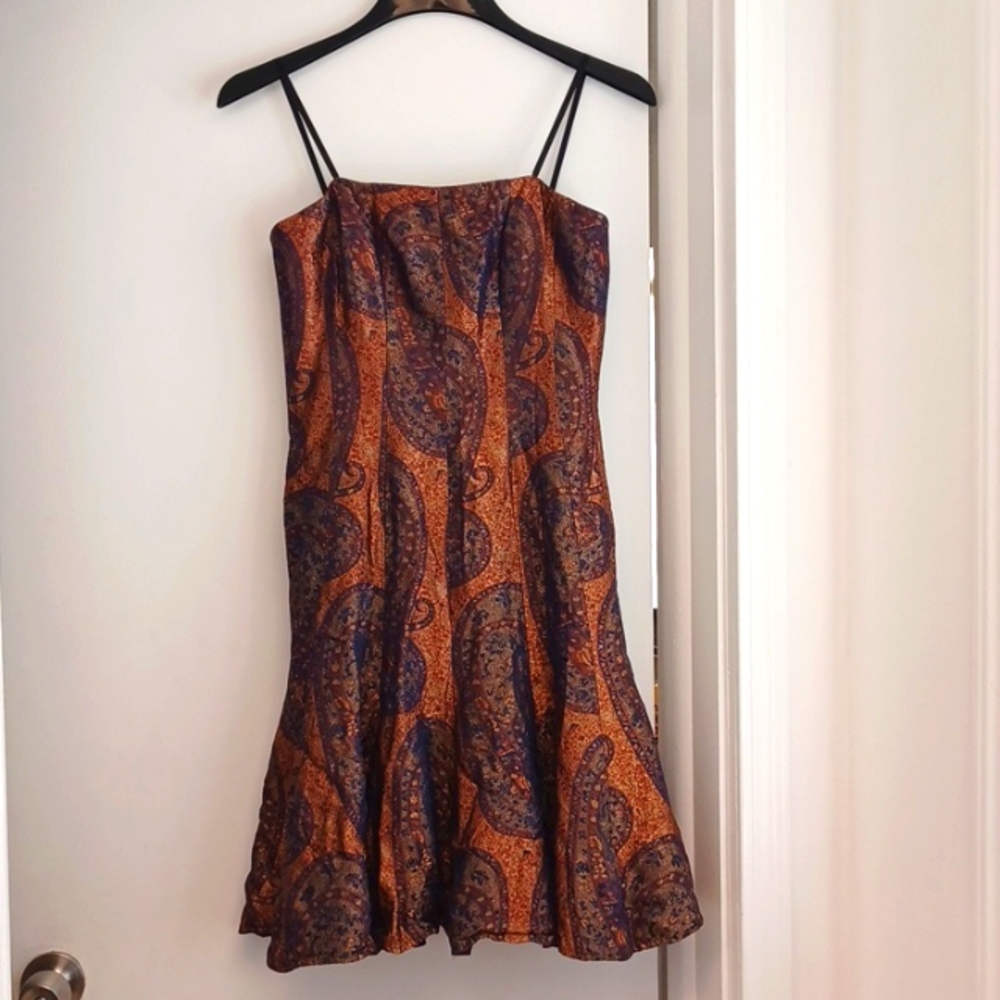 David Meister sz 4 brocade party dress, strapless, fit and flair, back zip-
